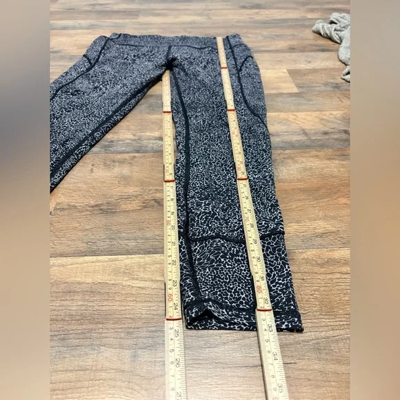 Lululemon Black Gray Speckled High Rise Leggings Size 6 | 25” Inseam - Picture 3 of 5